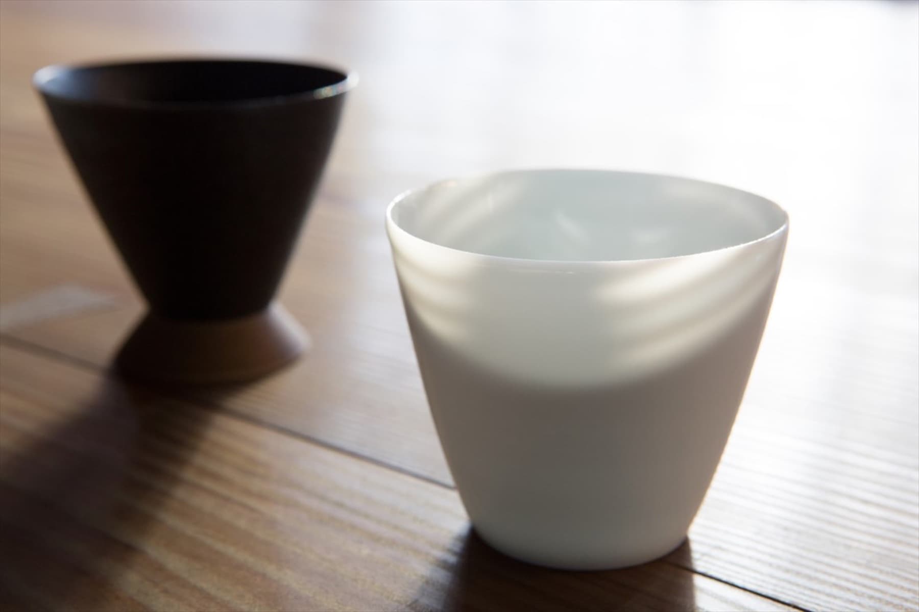 釋永 岳《呑みすぎる杯》陶磁