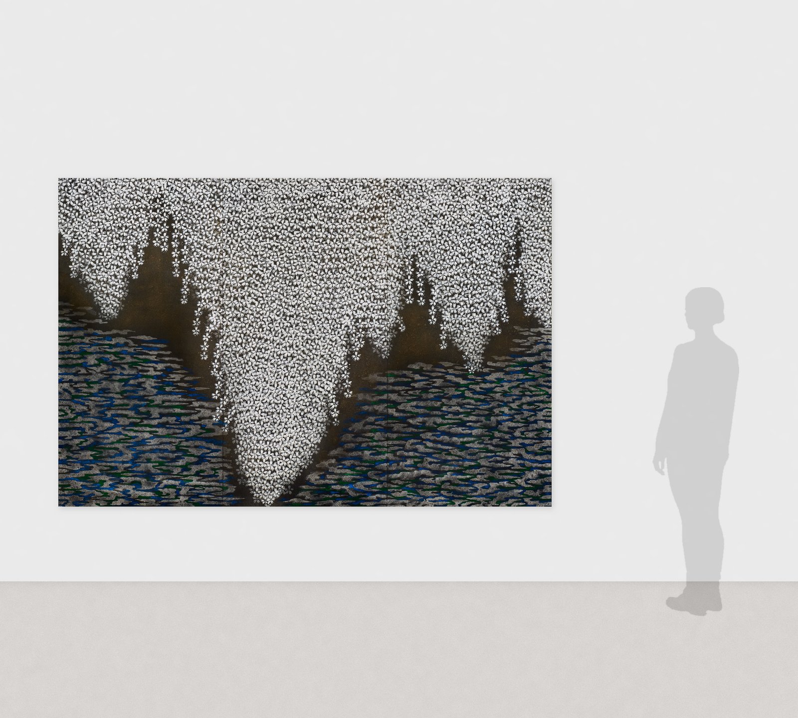 Hiromitsu Kato《Blast of Spring Wind》2016 Tinta, oro, plata y colores sobre papel japonés 180 × 270 cm　Vista de sala