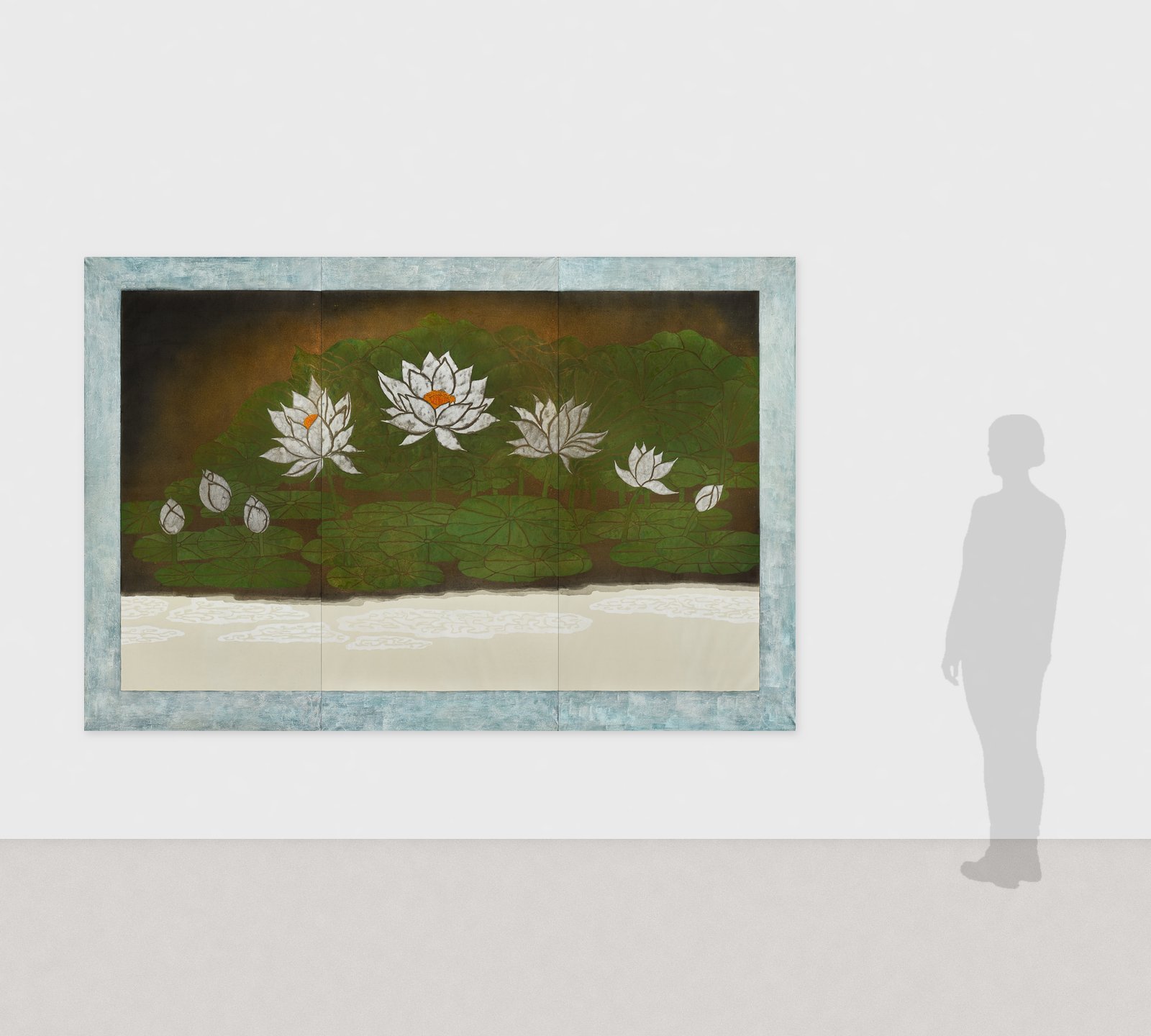 هيروميتسو كاتو《Byobu of Lotus Flower》2017 حبر وذهب وألوان على ورق ياباني 180 × 270 cm　منظر التركيب