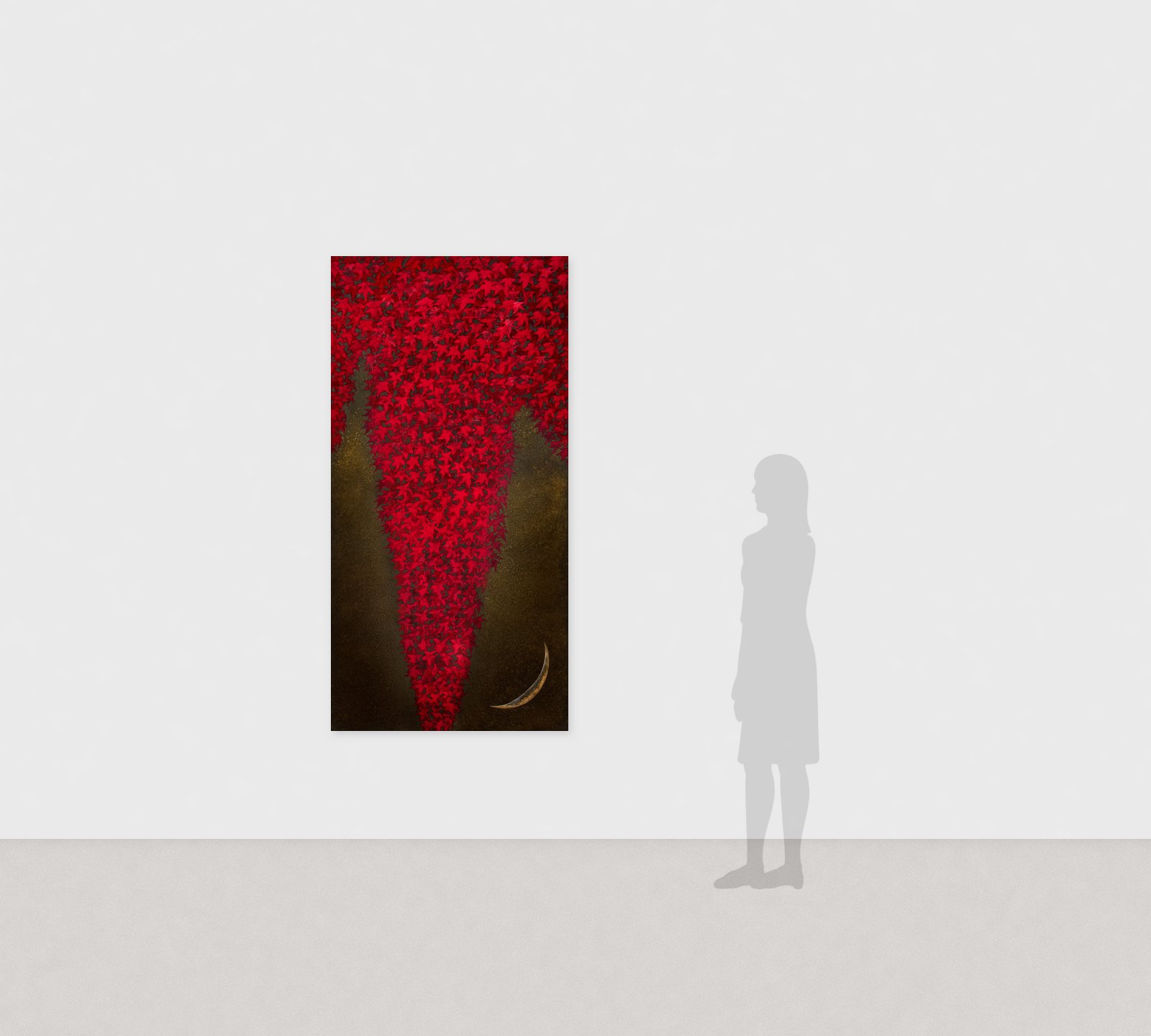 가토 히로미쓰《紅き月》2014년 지본 수묵 금채 채색 180 × 90 cm　전시 전경