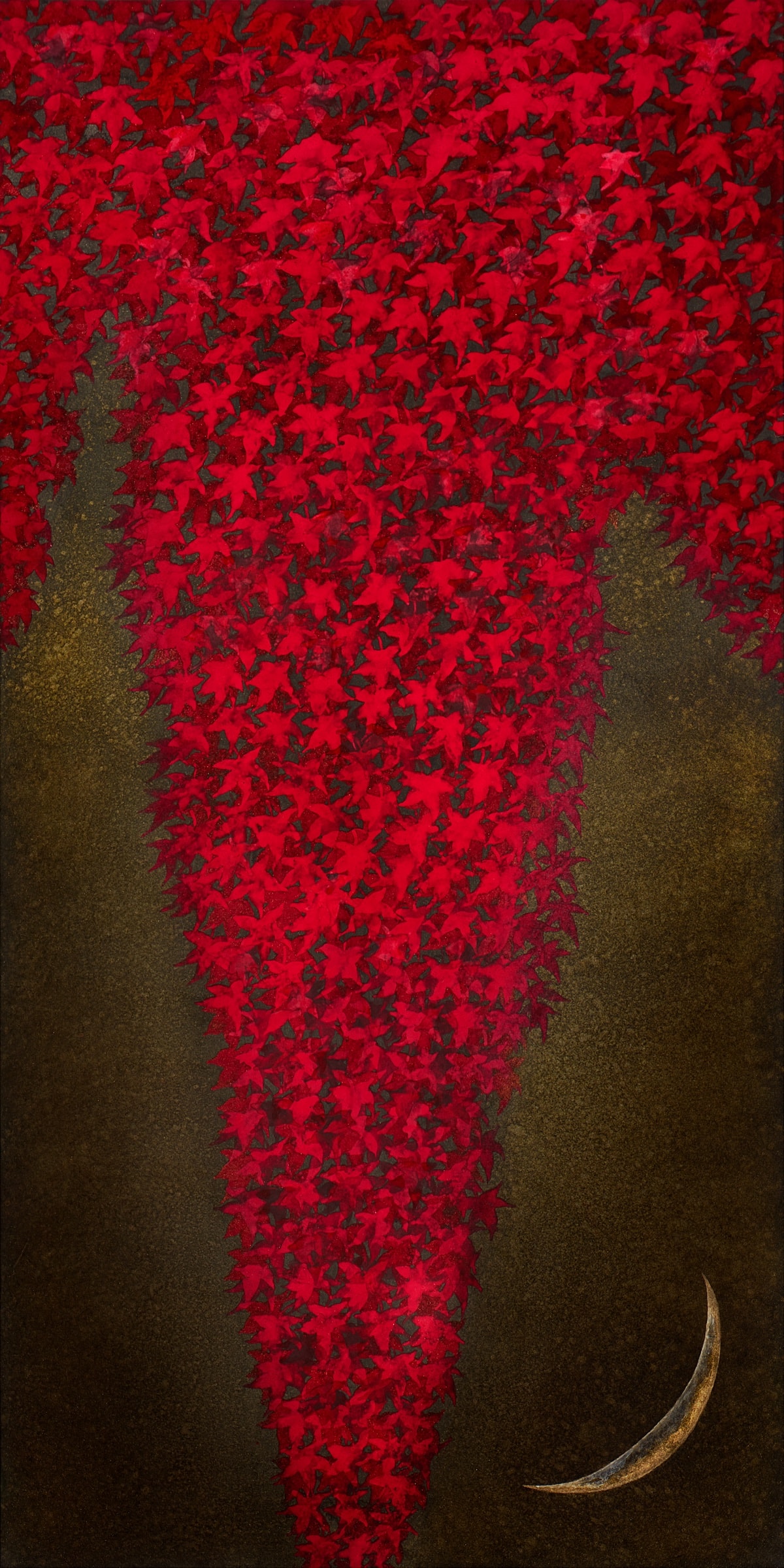 加藤弘光《紅き月》2014年 紙本墨画金彩着色 180 × 90 cm