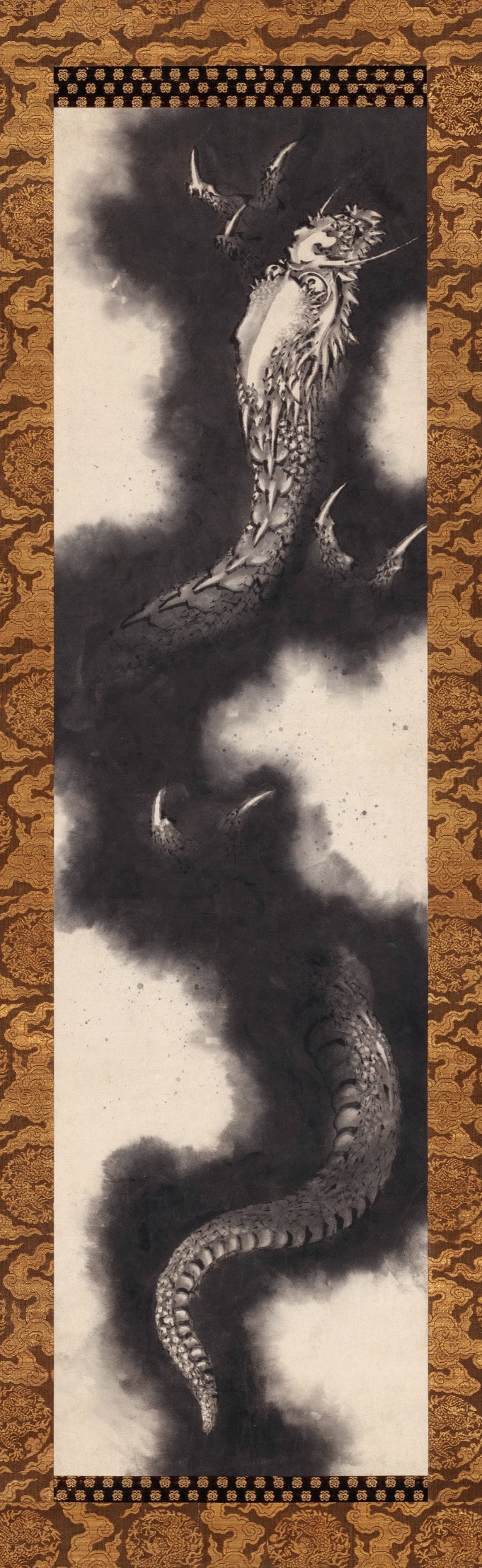 葛飾北斎《昇龍図》102.4 × 27.9 cm